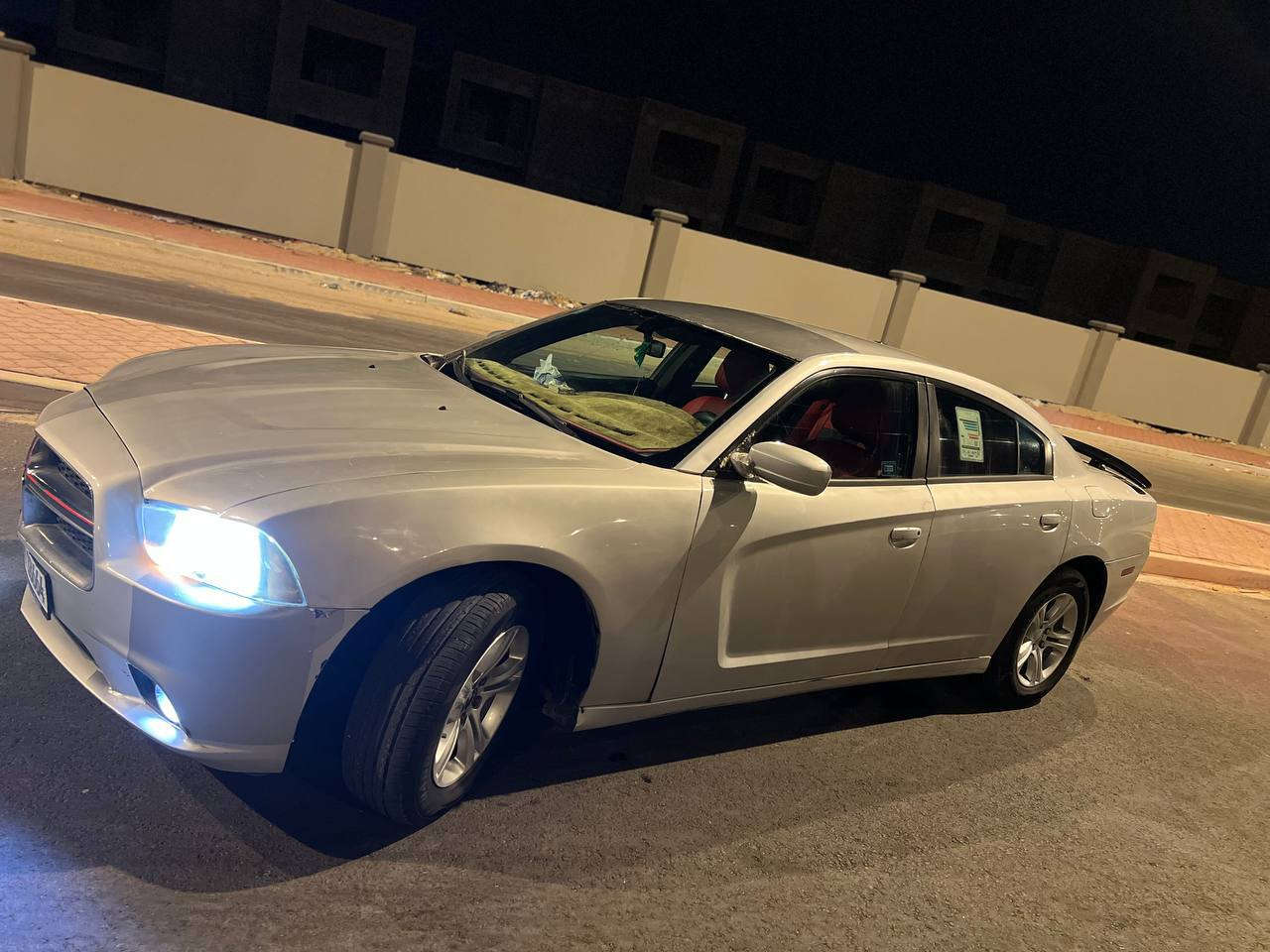 السلام عليكم جارجر مديل2012 فئة sxt بسمي
رقم انكليزي بغداد مشروع وطني مداور ثاني يوم بكل مكان  تتحول سنوية لل28
مواصفاتهة معروفة الsxt
نص فول لون سلفر مكفولة من الضربة لغود وشواصي ودواخل بدون اريباك مابيهة حادث (وارد كندي) بيهة مكانات صبغ
كشنات كهربائية جلد ارضية جلد تحكم ستيرن مكينة 3600 كير عصة اكسل كفالة
طخم تاير جديد منضومة زنون 
منضومة تبريد جديدة 
حدادية جديدة
مكان السيارة البصرة القبلة رقم الهاتف*********** متواجد واتساب السعر (135)وبيهة مجال
