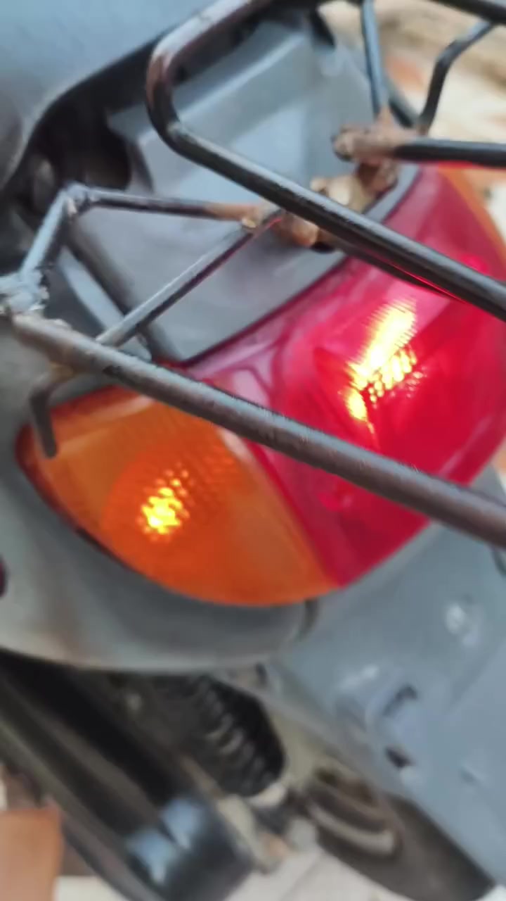 السلام عليكم
دراجة منغولي للبيع

نقصها بردة فقط سلف كهربائيات كلها تشتغل

بدون صوت روله قفل جنطة واستيرن لايت امامي خلفي واشاير شلعة قوية كفراتها بلادي كما موضحات نظافتهن عداد سرعة وعداد الكيلو متر شغالات وكلوب الدهن ابريك امامي خلفي وشرط تايرات جدد 

السعر 275 الف

***********
