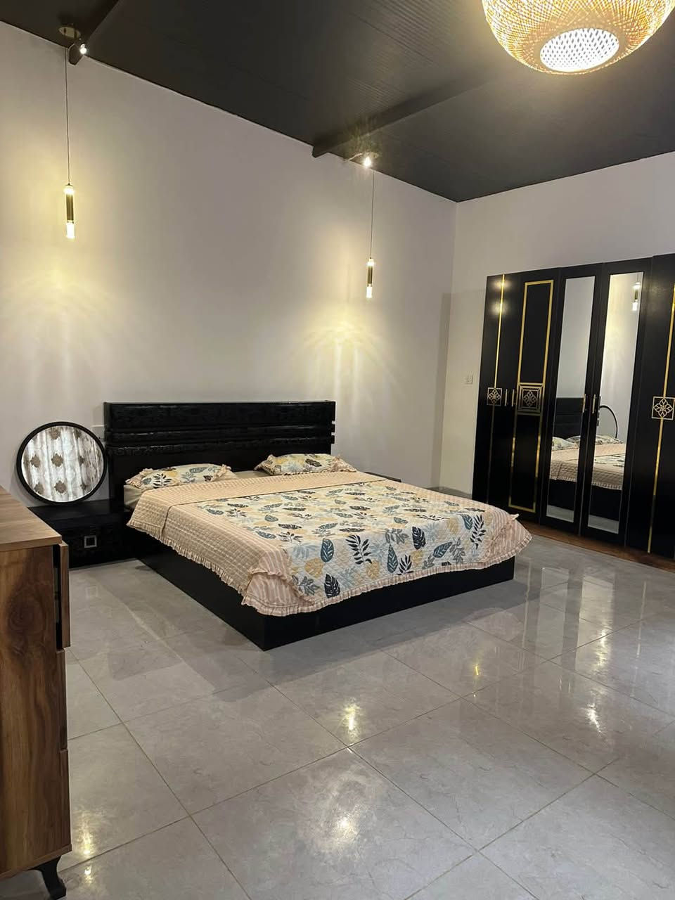 مزرعة للإيجار اليومي 🏡🌳
📍 الموقع: بغداد –يوسفيه 

✔️ أجواء هادئة ومناسبة للعوائل

✔️ مساحة واسعة وخدمات متوفرة

✔️ مثالية للراحة والونسة

📌 للحجز والاستفسار يرجى الاتصال أو المراسلة على واتساب: 

 📞 ***********

 موثق في تطبيق اجرلي لسياحة المزارع في العراق 🇮🇶
