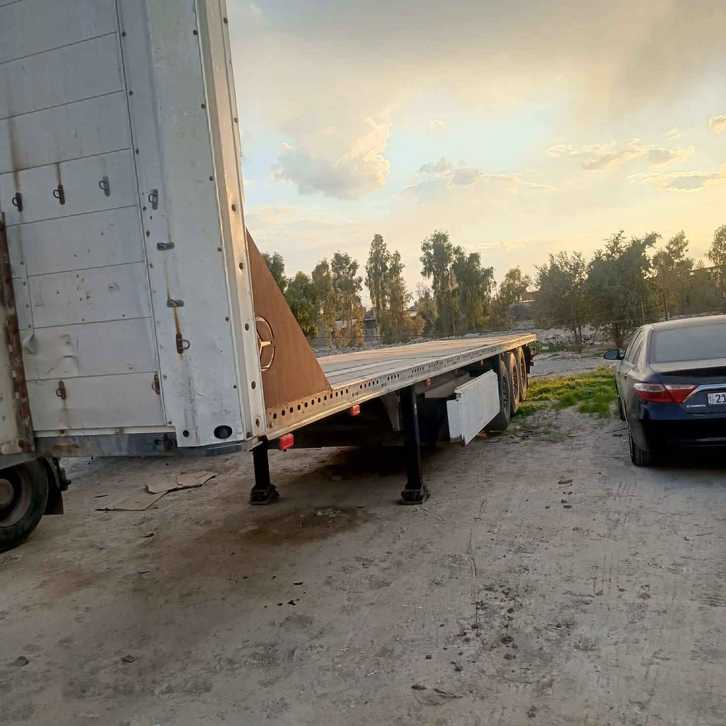 سلام عليكم 
 عربانة  شمتز 
منفيس كاملة 
اثنين دناكير  تعليگ 
كهربائيات 
 تخم تاير كلها كاملة 
گبل للشغل 
 السعر ب. ٨٠. وبيها مجال 
المكان  بغداد قضاء المدائن  
رقم صاحب العربانة 
  اي استفسار اتصل 
***********
