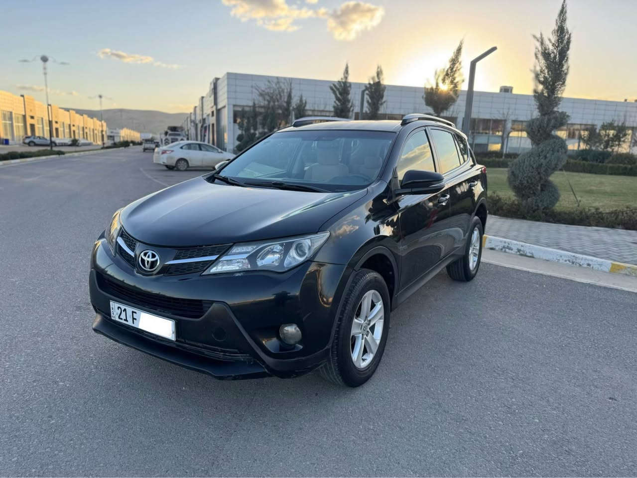 تۆیۆتا ڕاڤ ٢٠١٤ خلیجی سەنەوی تا مانگی ٣/٢٠٢٧ پێش و دوای تازە داگیراوە بێ تەقەو ڕەقە ٣ پارچەو پەڵەیەک بۆیاخی هەیە بەبێ ناوگرتن *********** سعری ١٣٨ گەڵا و معامەلەیەکی برایەنە تەنها فرۆشتن ئاڵو گۆڕ ناکەم السليمانية, العراق
