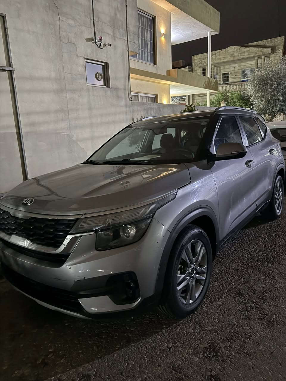 سلام عليكم kia سيلتوس وراد خليجي موديل 2020
مابيه اي صبغ 
سياره مكفوله 
موصفاته 
بصمه 
لون سمنتي 
حساسات خلفيه فقط
بانوراما 
مكينه 1600
ماشيه 18000
سعر 160$
رقم شمالي جديد 
خاليه من اي غرامات سرعه 
عنوان بغداد 
رقم ***********
