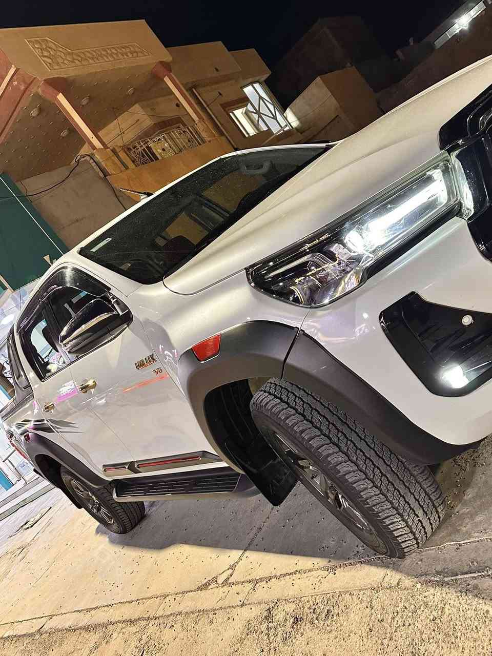 تيوتا هايلوكس للبيع خليجي  trd 6Vموديل 24 شركه سيد نهرو معروف مواصفاته فور ويل ونضام دفلوك ماشي 46km مكفوله كفاله عامه من ضربه وصبغ سياره مال جناي سعر 405 وبي مجال شي بسيط مكان ديالى اي استفسار عل رقم 
***********
