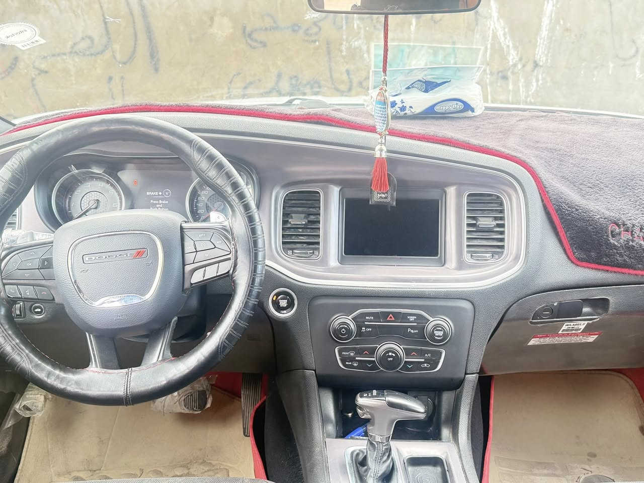 سلام عليكم اخوان 
سياره للبيع جارجر كفاله عامه موديل 19سياره احله من الصور ومكفوله من كلشي الشراي يتواصل وياي 
العنوان البصره الجزائر
الرقم ***********
