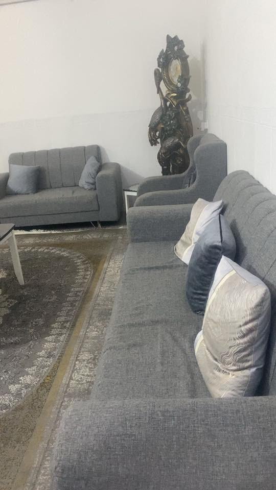 قنفات للبيع سعرر300 الف الي يحب يتواصل على هالرقم ***********
