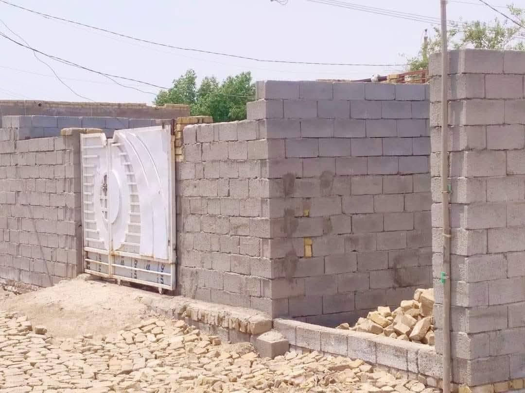السلام عليكم بيت زراعي للبيع مكون من مشتمل مساحه 125 مكونه غرفتين وصاله وصحيات خارجيه والمشتمل و زائد هيكل كامل مسقف منا  وغرفه نوم ومطبخ وصحيات خارجيه اثنين والاستقبال وصاله ما سقفه و  المساحه الكليه 350 او اكثر نهايه شارع 30 او مقابله قرب جامع الزهراء عليها السلام او جامع الشيخ شبيب غير متواجد على الماسنجر يرجى الاتصال بالارقام التاليه او مراسله الصفحه 

حمزة ابؤ مقتدى الركابي   

 واتساب ‎***********       

               ***********
