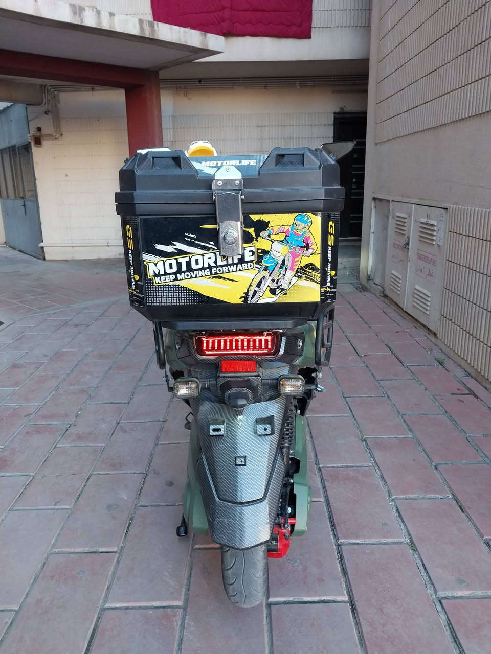 دراجه أباتشي 6 بطاريات مسطره 3سرعات سرعه 110 حقيقي لايت زنون سماعه بلوتوث صندوق  دراجه جديده الستعمال اقل شهر دراجه فول شلعه تخبل سعر مليون 250 
***********
