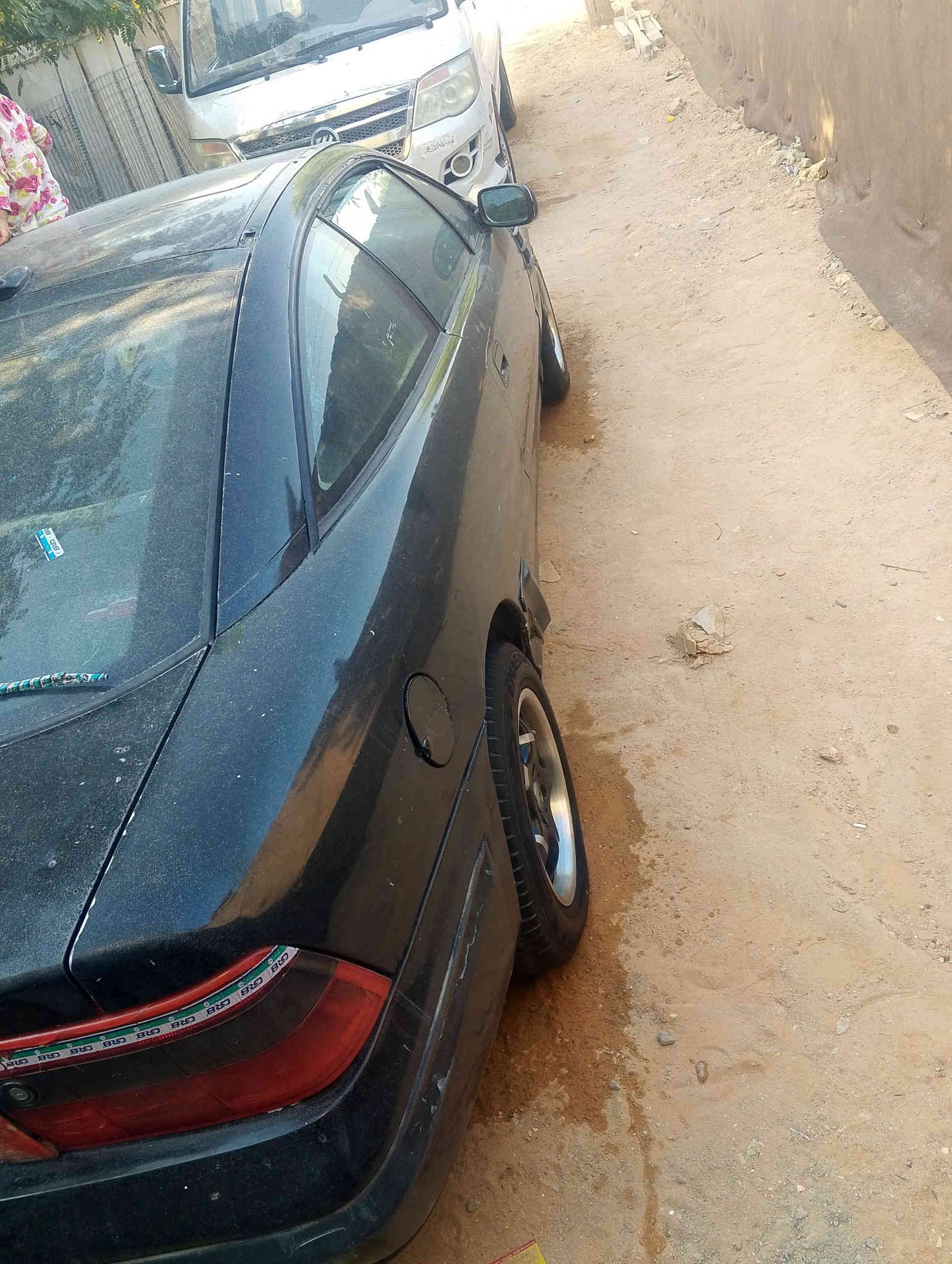 سلام عليكم 
سيارة اوبل تك باب رياضي 
السيارة مكينه بيه خيط بخار 
كير عادي حداديه زينه تخم تاير 
عرفه حلوه رقم كركوك فحص موقت 
مكان نجف بيع ومروس 
السعر 10 كوم حديد      ***********
