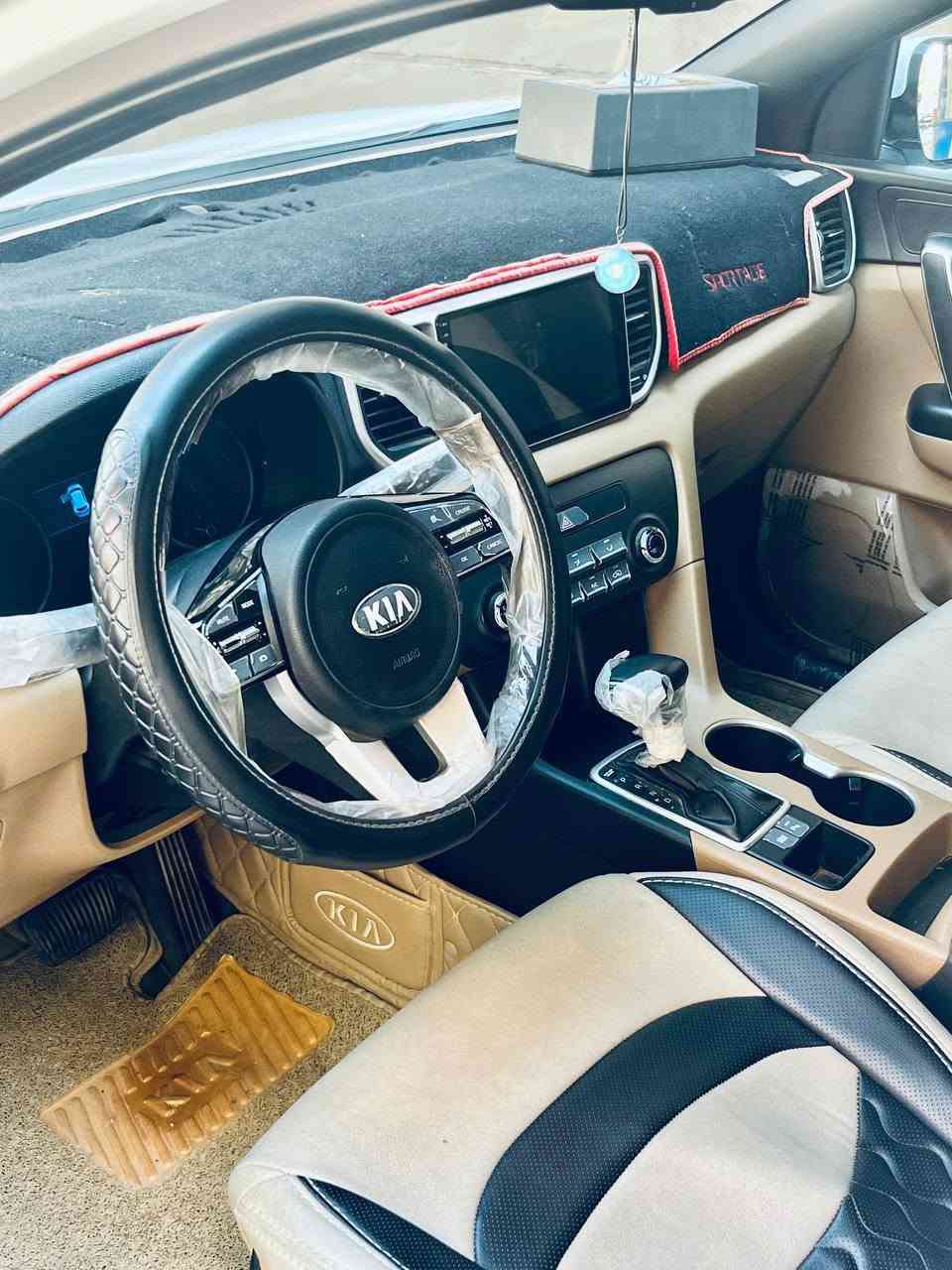 السلام عليكم
للبيع سبورتج 2019 شكل العشرين خليجي 
مكفوله كفاله عامه 
ماشيه 50 
رقم بغداد
مري شفط
تحكم سترين 
شاشه ابل كار بلي + كامره دوار 
نضام سبورت + ايكو + نورمل 
لايت زينون 
تبريد قطعتين 
محرك 2000
السعر 200 وبي مجال 
الرقم ***********

