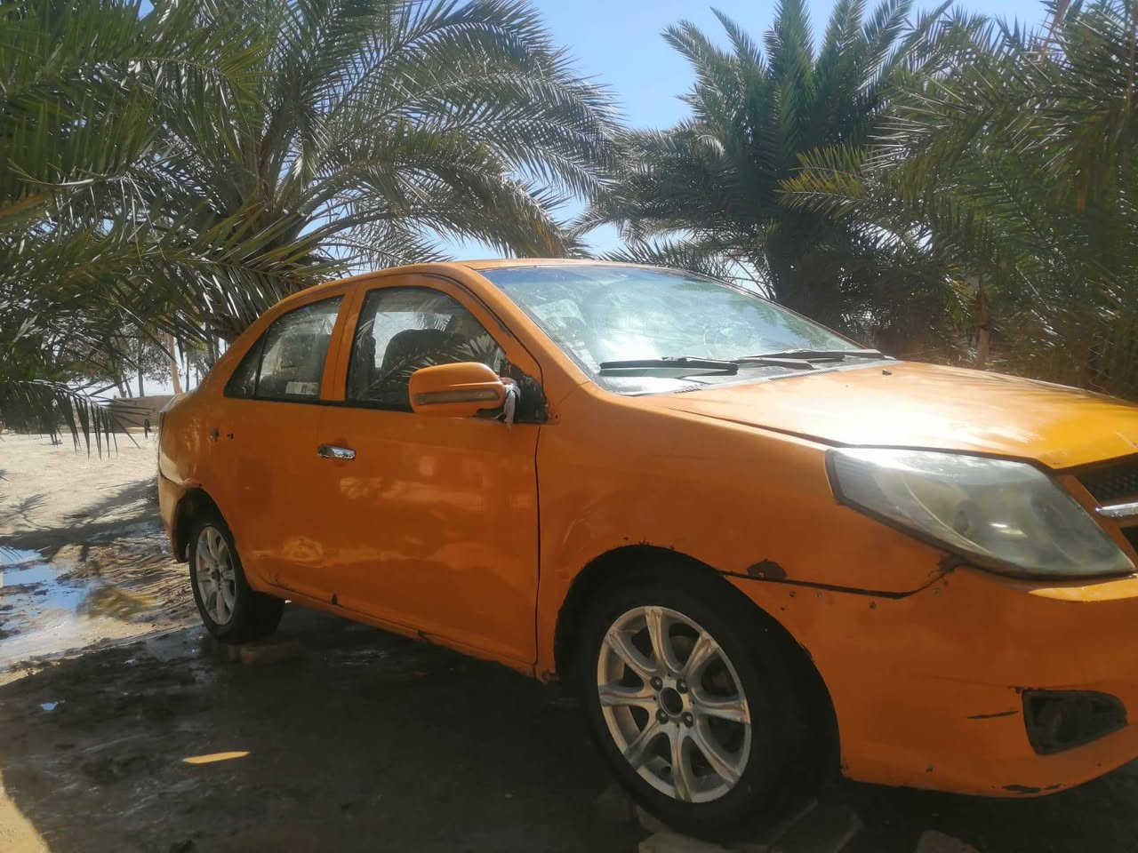 السلام عليكم
سياره جيلي ام كي كير حداديه جديده مكينه 1600  دواخله نضيفه تخم تاير جديد باقي التفاصيل خاص المكان ذي قار الفهود تقاطع سيد يوشع للتواصل الرقم ***********
