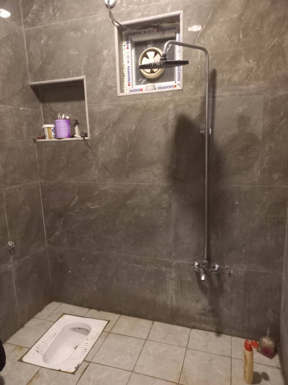 مشتمل للبيع مساحه ١٢٥ متر طابو صرف واجه ٥ نزال ٢٥ طابق واحد بناء جديد بشارع ٨٠ جه نجف  قريب جدا من شارع سعرة ١٢٢ مليون بي مجال ***********
