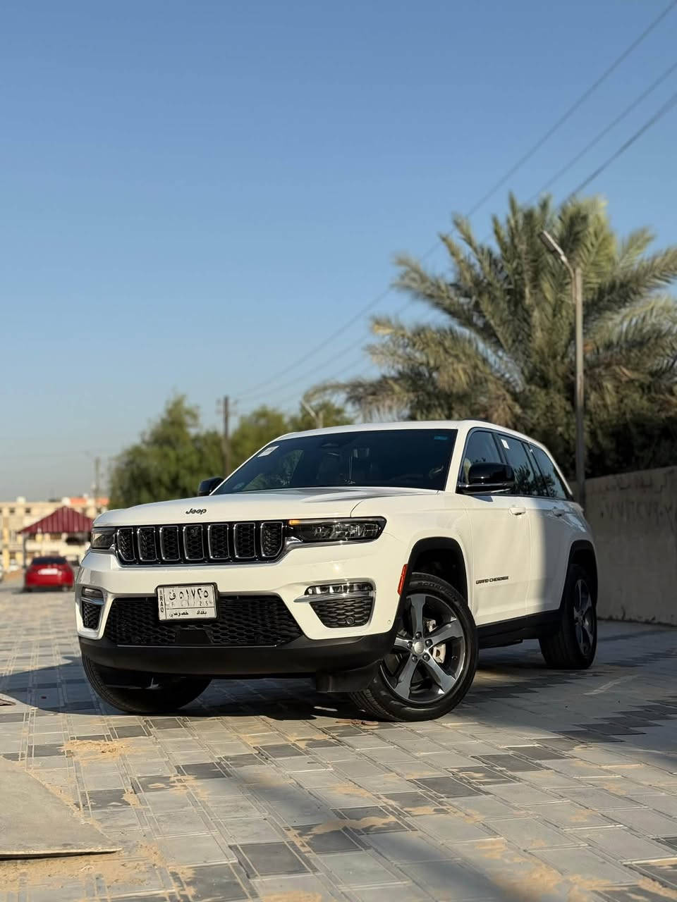 🚘 للبيع | جيب جراند شيروكي 2023 ليمتد بلس 5 راكب - خليجي وكالة هارلم
✅ الموديل: جراند شيروكي ليمتد بلس
✅ المواصفات: خليجي وكالة هارلم / بيها مكانات بارد
✅ عدد الركاب: 5 ركاب
✅ الممشى: 47,000 كم فقط
✅ السيارة نظيفة جداً وجاهزة للاستخدام

المواصفات والمميزات:
🔹 5 كاميرات
🔹 سقف بانوراما
🔹 جنطة كهربائية
🔹 مقاعد كهربائية
🔹 تدفئة وتبريد للمقاعد
🔹 تدفئة ستيرن
🔹 عدادات متغيرة (ديجيتال)

📍 موقع السيارة: بغداد – حي الجامعة

💰 السعر المطلوب: 35,800 دولار
📌 السعر قابل للتفاوض للجادين

📞 للاستفسار: ***********

