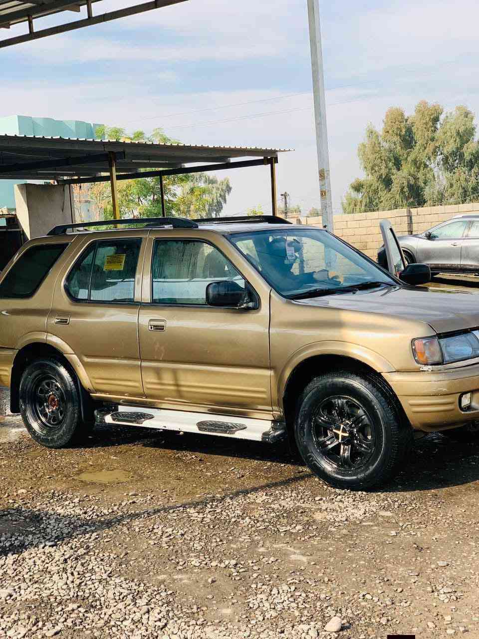 ازوزه للبيع موديل2000
رقم دهوك الماني شرط التحويل

محرك وكير ونجي 

كهربائيات كلها شغاله

صدرها تعبان 

السعر 40 ويرهم امراوس بقماره 

موجوظ مازنجر وهاذه رقمي واتساب واتصال

***********
