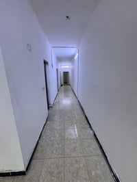 للإيجار في السيدية – شارع النخل دار سكني طابق أرضي بمساحة 150 م²، يحتو...