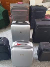 للبيع شلعه جنط سفر ماركه سعر مجموعه 300الف مكان بغداد شارع فلسطين 0771...