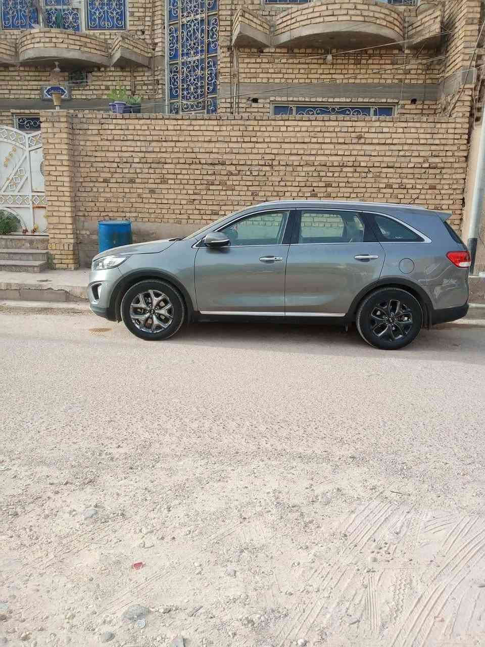 سلام عليكم  سورنتو 2017 خليجي
٦سلندر 
رقم ميسان
٧راكب 
فول مواصفات عدا الفتحه
السياره بصمه تشغيل وليده بصمه
كرسي كهربائي 
بيه صبغ ربع من جاملغ ول بنيد 
كير مكينه مكفولات 
تبريد ٣قطع 
تخم تاير
حداديه خير من الله
مكان السياره ميسان 
السعر على خاص او تصال ***********
