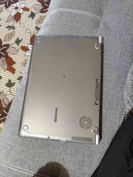 لابتوب توشييا
أول تم 150 واصل 
cori7 جيل خامس 
سوبر سلم رجال أعمال 
كيبور ضوئي
هارد ssd رام 4 
بطاريه اقل شي ساعتين 
مكاني بغداد الي حاب يجي 
رقم ***********
