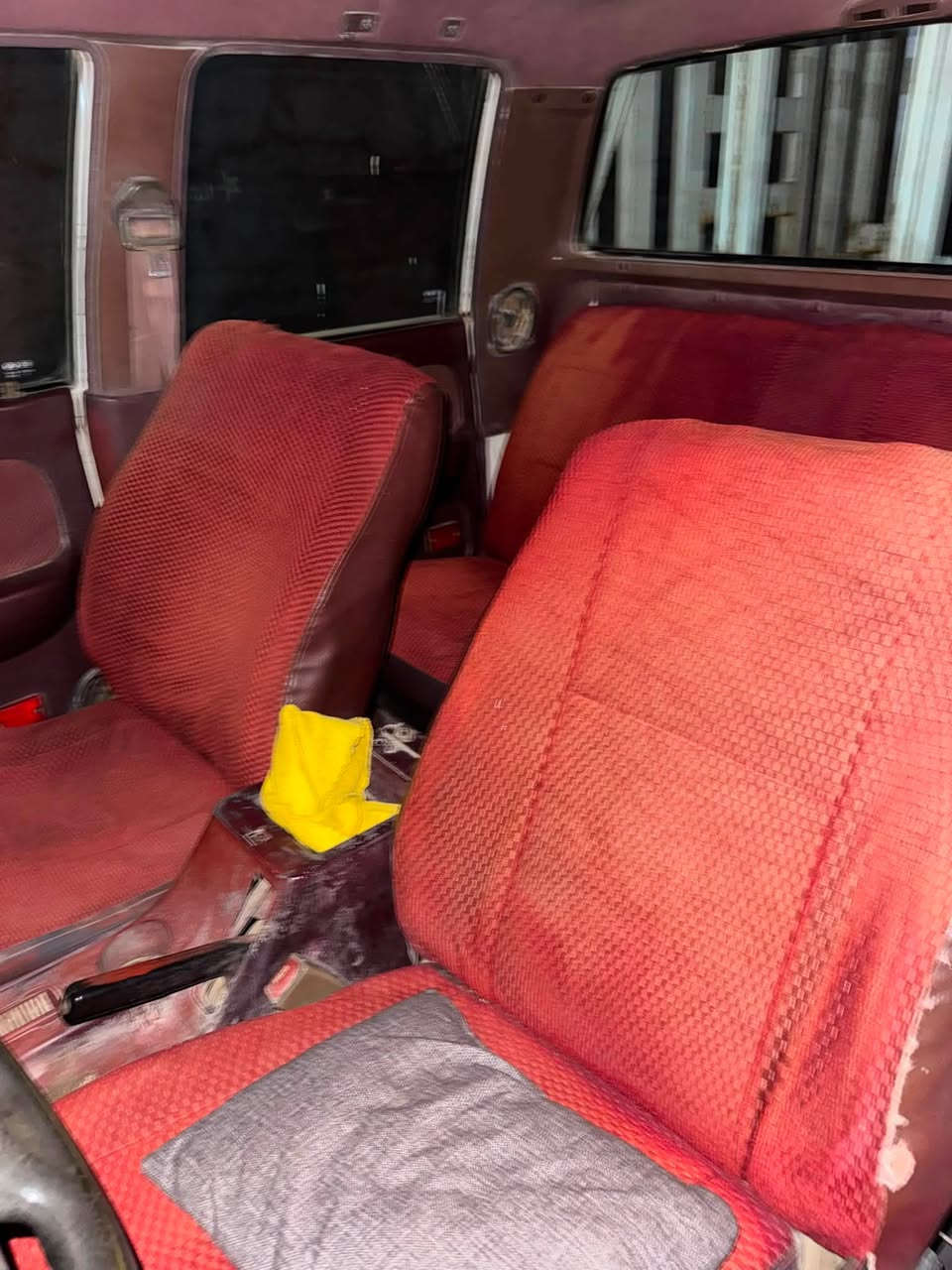 دير ٢٠٠٦ محرك وكير واكسل  كله مكفول وتخم تايرات جدد بيها سعرها ٣٥ ورقه للتواصل على الرقم***********

