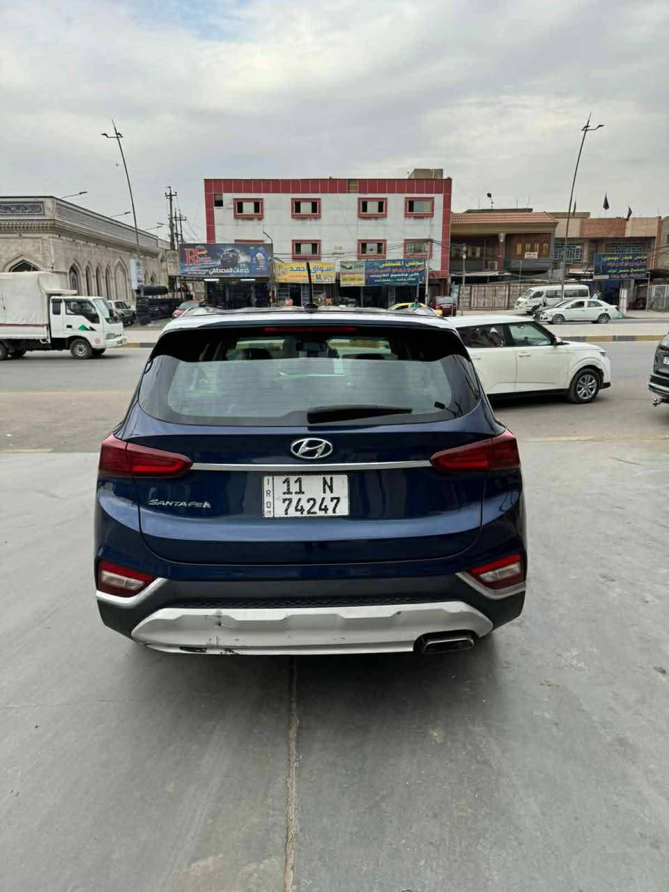 السلام عليكم
سنتافيه موديل 19 بغداد نكليزي تحويل شرط 

 

حادثها جاملغ وبنيد بدون دواخل  فقط

مكينه وكير وتبريد وحداديه لوك.   

مواصفات 

شاشه كامره

تحكم ستيرن جيهتين

مانع نزلاغ 

ثلاث انضمه قياده 

نضمام ايكو 

ويل كب كروم 

اربعه سلندر. 5راكب.  

السعر اكتب تم ويوصلك السعر

مراوس يرهم.  مكاني بغداد. 

السعر انتصال وتدلل

***********
