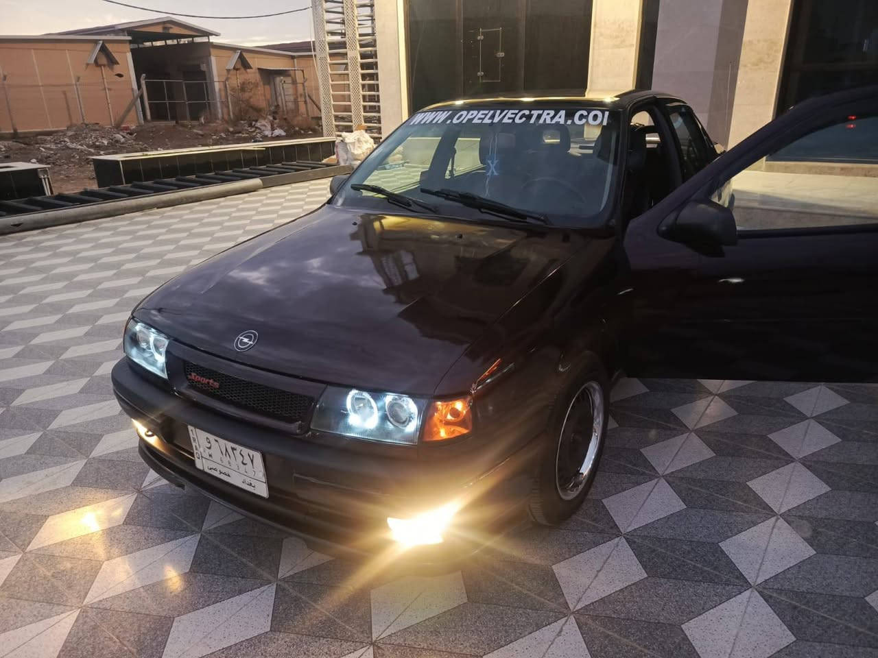 السلام عليكم اوبل فكترا حجم 20 رقم بغداد سنويه لحد 28 موديل 93 مكينه جديده لا صرف ولا تبخير كير عادي صدر امامي جديد صدر خلفي جديد ارضيه كشنات مدوشمه تخم تاير باتري جديد السياره مصبوغة فرن للجماليه كهربائيات كله شغاله السعر 44 وبيها مجال 
***********
***********
