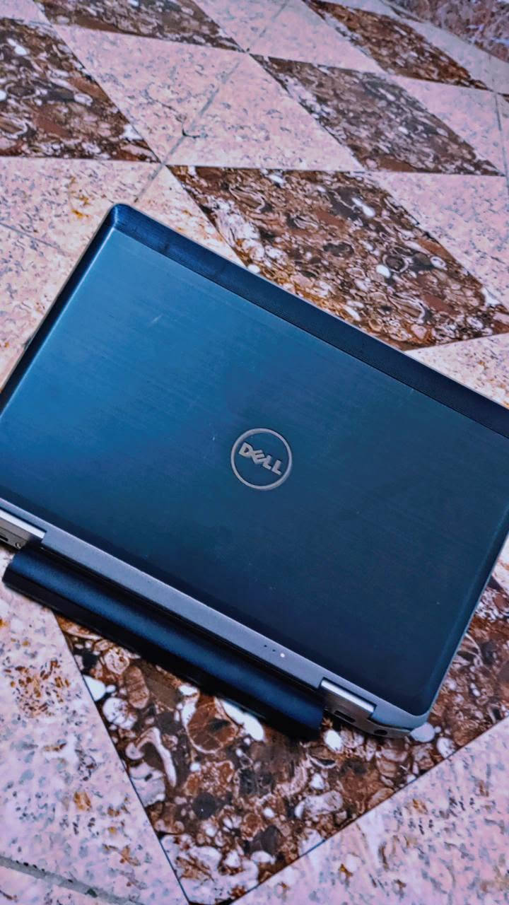 السلام عليكم
عندي هذا اللابتوب للبيع من ماركة DELL واللابتوب يحتوي على مواصفات عالية جدا ويمكن ايضا تنزيل جميع التطبيقات والبرامج والالعاب كما موضح في الفيديو اني نزلت بي تيك توك فقط ومن ناحية النضافة فول نضافة شخط ما بي والسعر 150 الف وبي مجال للطيبين وللتواصل الاتصال على رقم الهاتف *********** وتحياتي لكم
