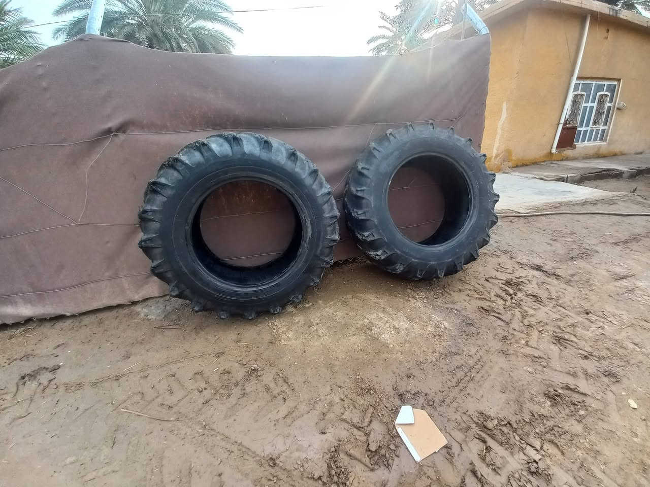 البيع  زوج تايرات  30.9.16 
***********
ناحيه الشحيميه قريه الدواغنه
