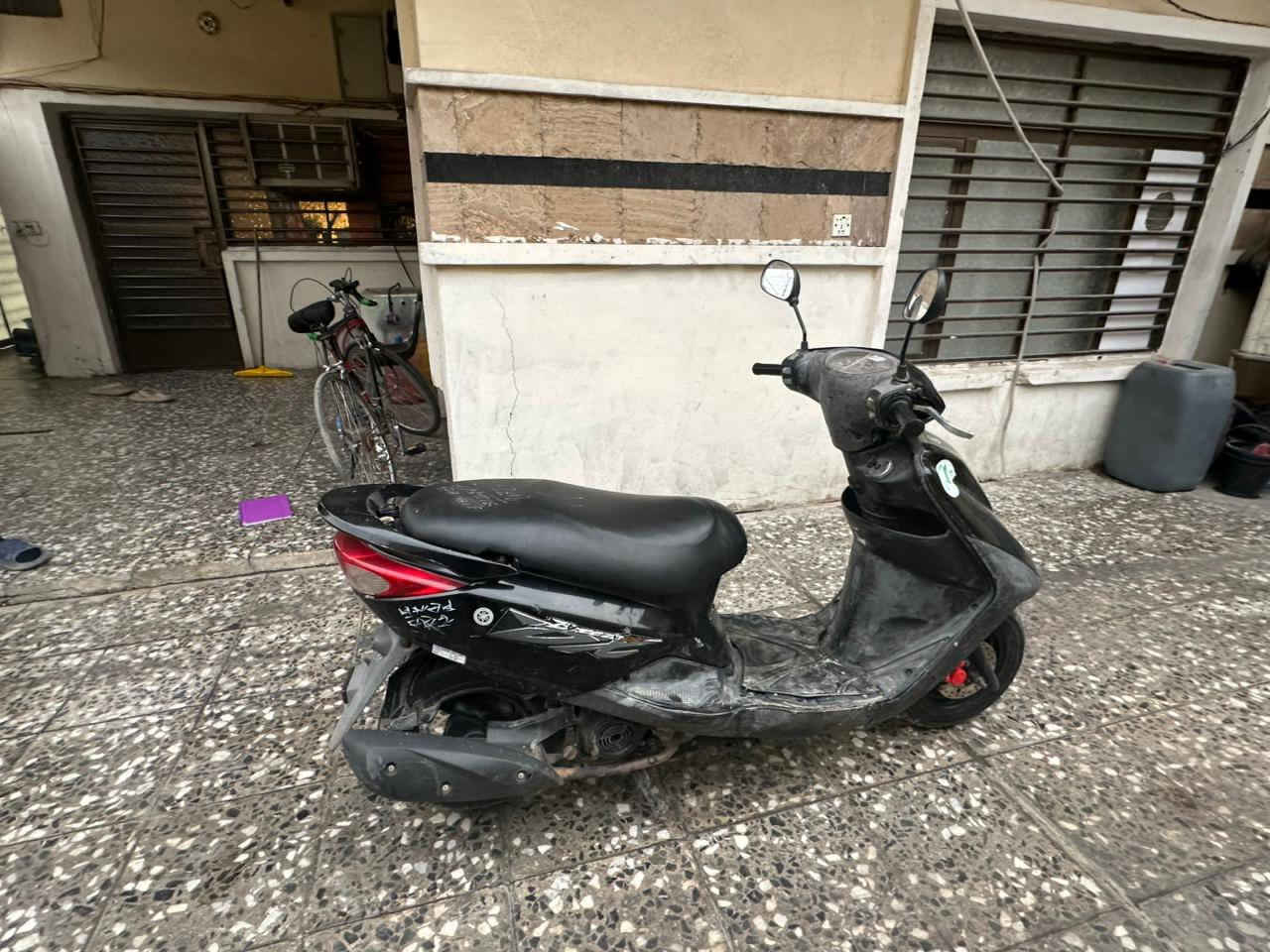 دراجة بريز للبيع دراجة كاملة بقص بس باتري السعر ٦٠٠ وبيهة مجال العنوان الدورة ابو دشير الرقم ***********
