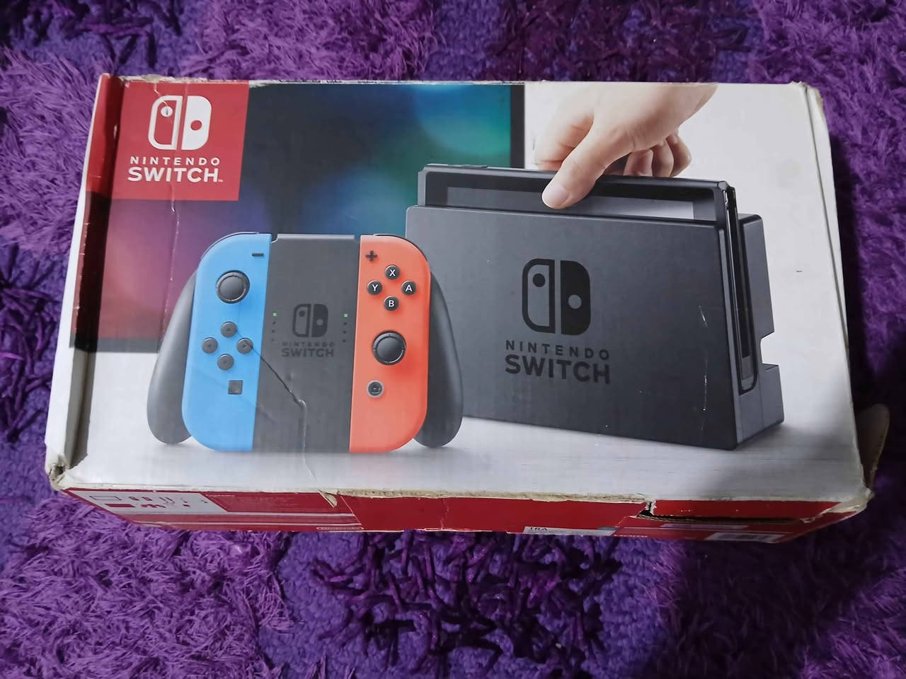 جهاز نينتندو سويتش (Nintendo Switch) هو منصة ألعاب هجينة ومبتكرة من نينتندو، تتيح اللعب كجهاز منزلي متصل بالتلفاز أو كجهاز محمول باليد مع وحدات تحكم (Joy-Con) قابلة للفصل. يتميز بمكتبة ألعاب ضخمة وحصرية، مع شاشات (LCD أو OLED) زاهية، مما يجعله مثالياً للتنقل واللعب الجماعي. البصرة, العراق


**إذا كنت صاحب هذا الإعلان وتريد حذفه لأي سبب، رجاءا أرسل رسالة إلى الدعم الفني**