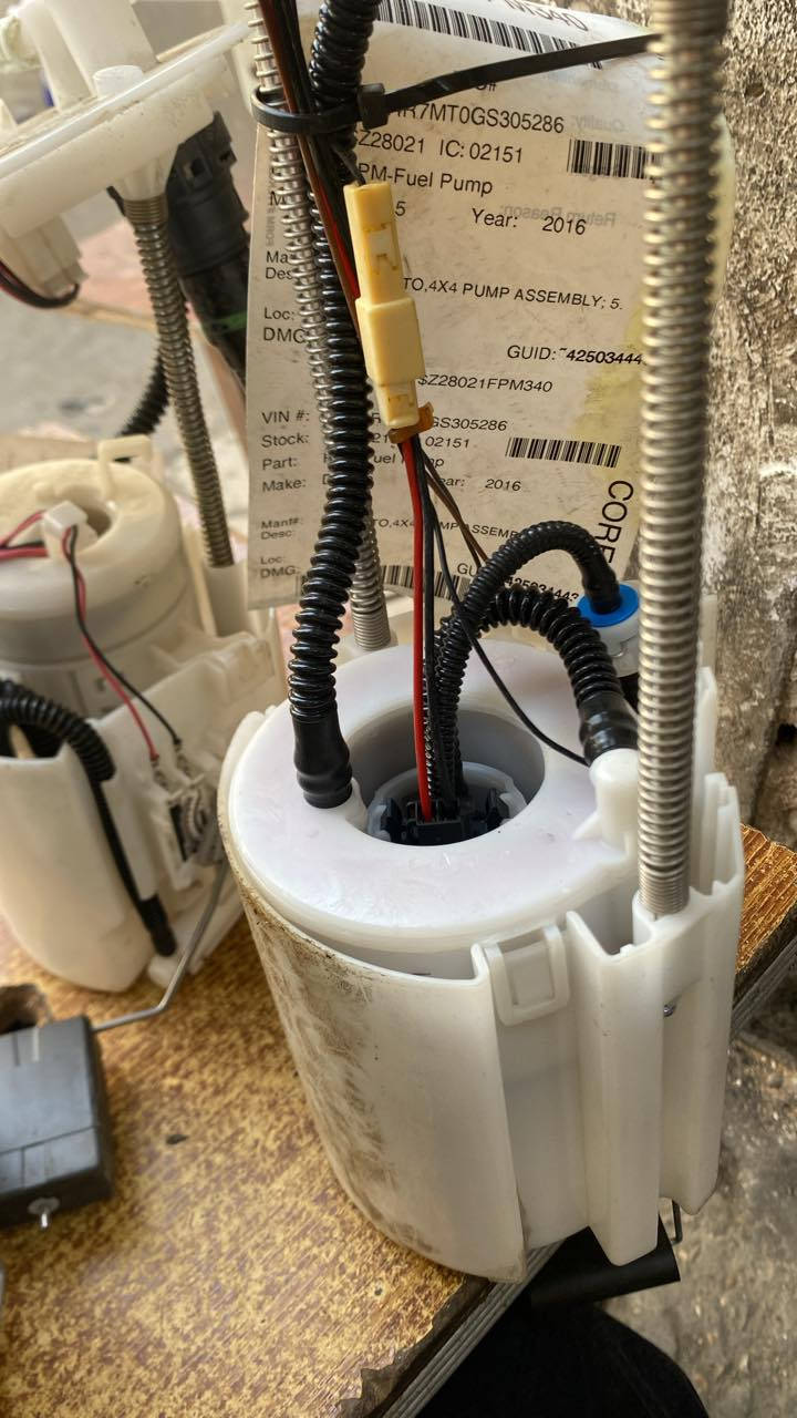 السلام عليكم
قاعده فيت بم دوج رام اصلي شركه ضمان سنه 
السنك مقابل مجمع بآبل 
*********** علي
