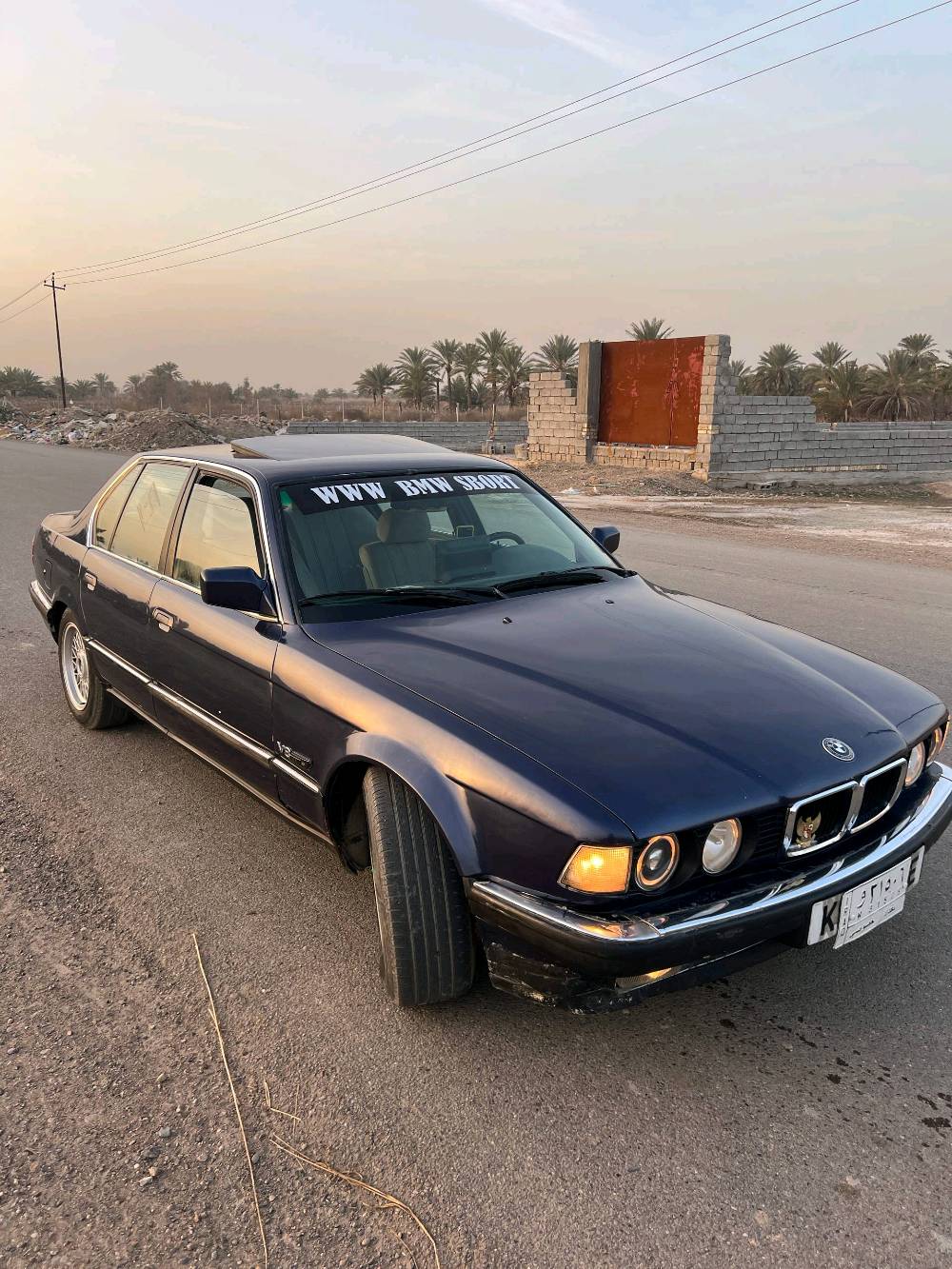 للبيع بي ام دبليو 730V8 لون حبري سياره عوزها تايرات وغاز تبريد واي ستفسار هذه رقمي 