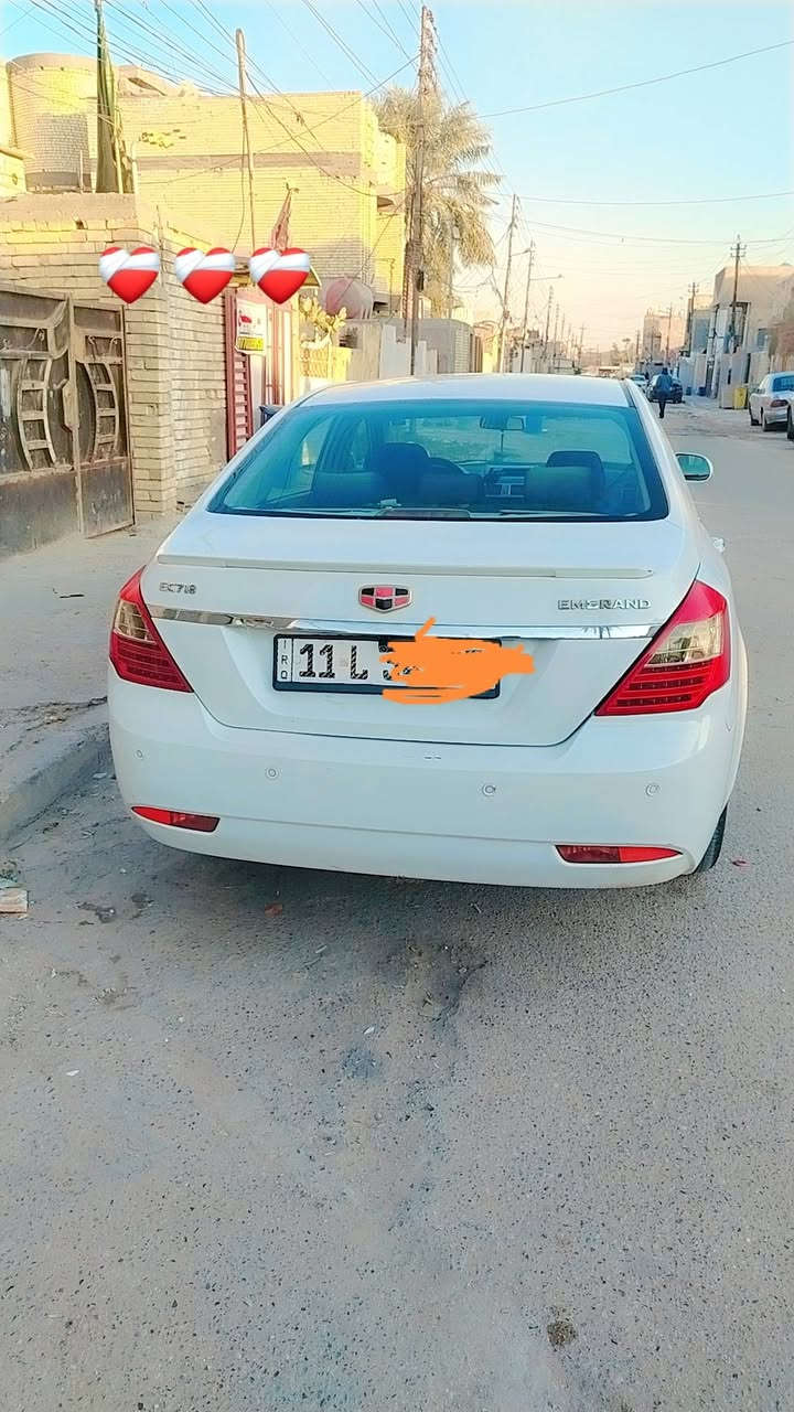 السلام عليكم جيلي ام كراند سي 7موديل ٢٠١٣  رقم بغداد انكليزي هزه ما ساقطه سنويه لل٢٩ كير ومكينه نيسان 1800 جدد تبريد ثلج جاهزه تخم تاير جديد ادامه كامله قبل اسبوع السياره لا حادث ولا تبديل فقط الهلالات معمره ومرشوشه تحوير درجه اولى درايم شفتات بلاد بدون لحيم  بيع او مراوس بسي ٨ السعر ٦٢ وبيها مجال مكانها بغداد العبيدي ***********
