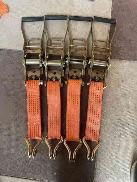 مرحبا اخوانی الاعزاء وصلتنا وجبة جديدة نظيفة ومضبوطة من ركائز(راكيز) بنوعين متوفرة حجم كبير ووسط  
سعر الكبير 5000
سعر وسط4000
وللمعلومات الكبير طول الحبل 3متر ونص والوسط بطول 3متر ونص الى ارع وخمس امتار والاطوال الاربعة والخمسة امتار بعدد كثير متوفر لدينا 
يوجد توصيل لجميع محافظات
سليمانية 2500
محافظات العراق5000
للطلب عن هذا منتج اتصل عل ارقام التالية
واتس ئاب***********
