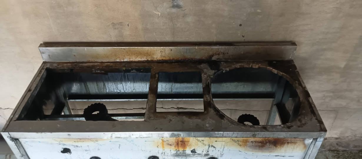 السلام عليكم يوجد غراض البيع شوايه دجاج وطباخ فلافل +فنكر +بركل لبيع  و مفرغه لشراي يتصل فيس أو تصال ***********
