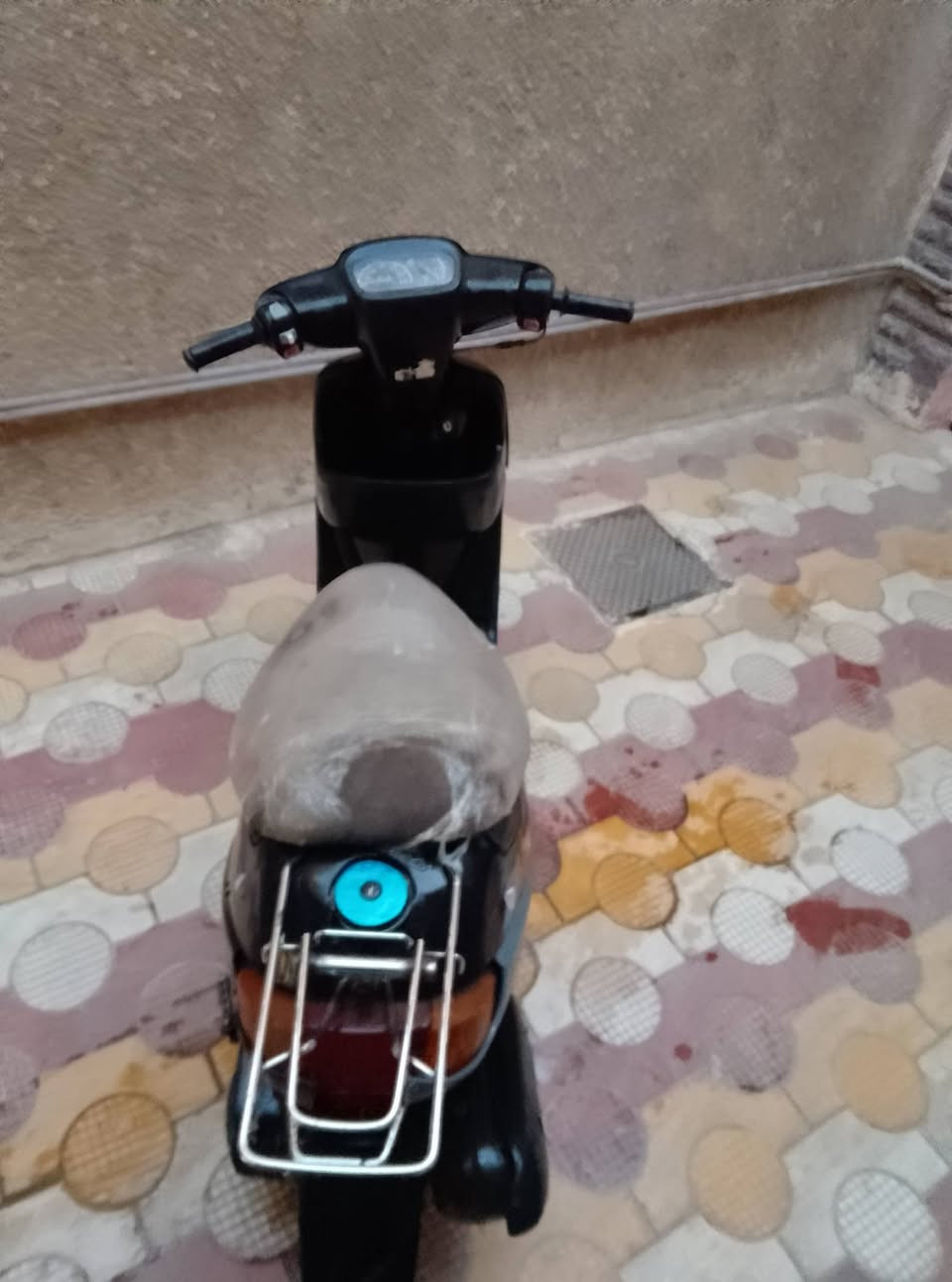 السلام عليك للبيع دراجه بطه 60الدراجه نضيفه شلعتها حلوه هورن شغال نكره هندر ناعمه  مابيها صوت لايت شغال دبل اشاير يرادلهن بس كلوبات ويشتغلن الدراجه حلوه مثل ما بين بل صوره السعر ٢٠٠وبيها مجال مكاني بغداد مدينه الصدر الاورفلي رقمي 
***********
