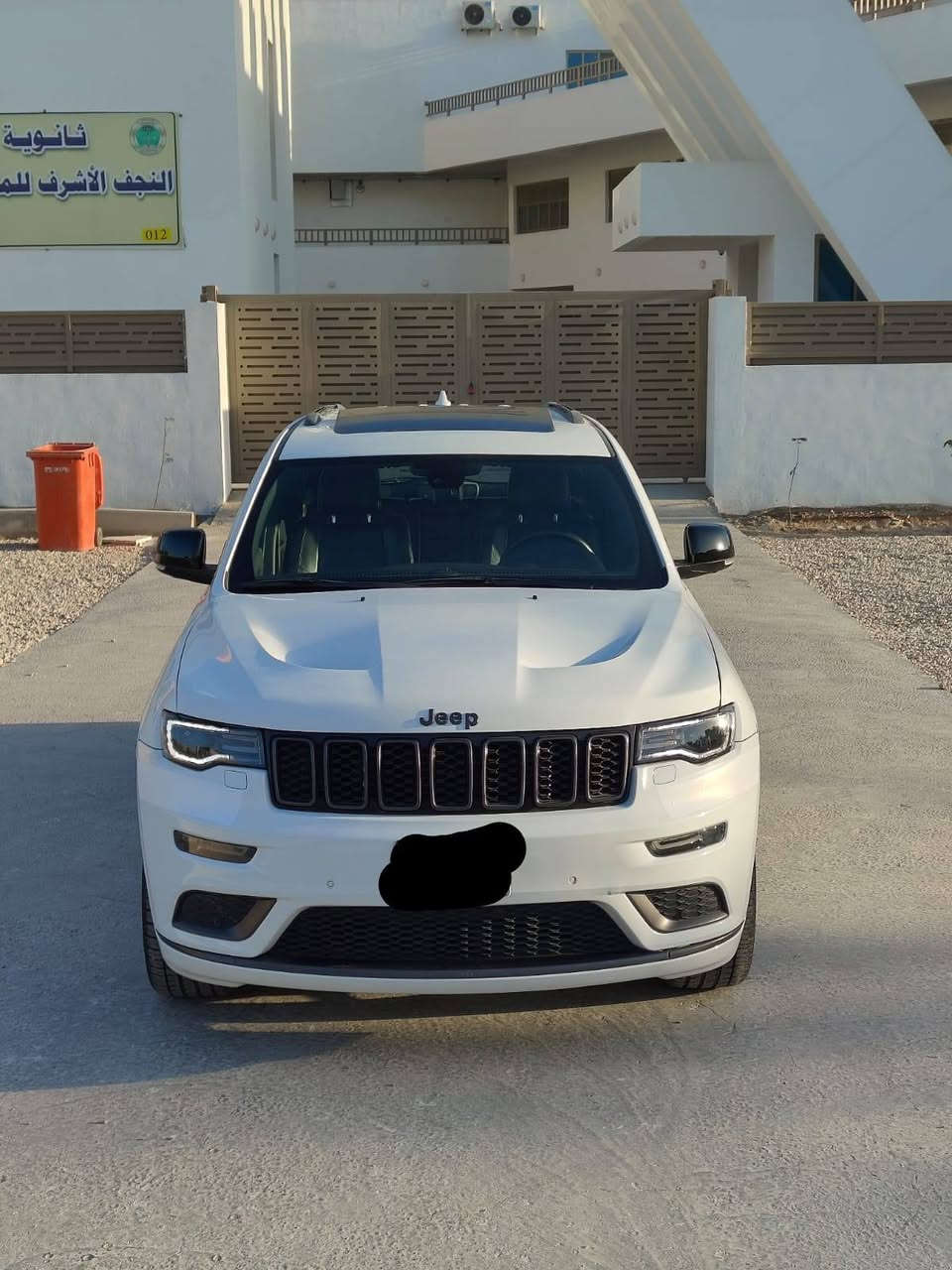 جيب جراند شيروكي موديل 2020 خليجيه مكفوله كفاله عامه ماشيه 44KMألف فئه {S} فول مواصفات للأخير 1/1 بانوراما خزن كشنات ميموري تبريد وتدفئة بالكشنات وبالستيرن السياره جديدة بحالة الوكاله سبير مانازل6 حساسات اماميه + 6خلفيه زراگات على الايت مري شفط رادارات  وبعد كلش هواي مواصفات معروفه الگاعيات الاصليه مامشدوده  رقم بغداد الماني 
مكاني النجف الأشرف حي الامير 
السعر:315$ وبيها مجال بسيط 
للأستفسار :***********
