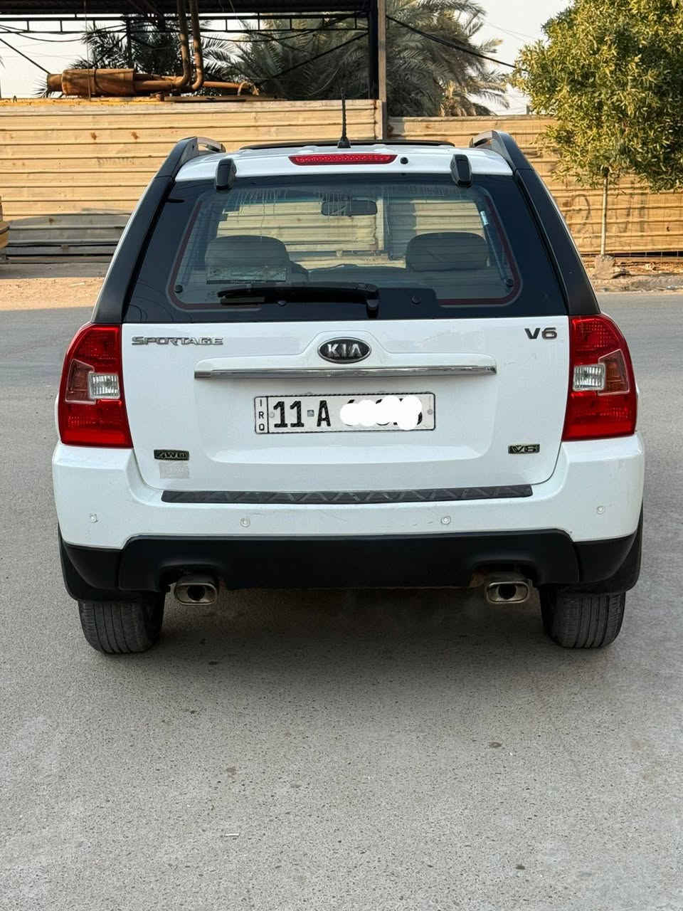 سلام عليكم بيع اومراوس 
كيا سبورتج 2009 خليجي فول مواصفات رقم بغداد الانكليزي 
السيارة  مكينة كير كفالة مكينة ٢٧٠٠
السيارة بيها جاملغ صبغ وشويه بل بنيد  باقي سيارة كفالة
مكينة 2700دوش 
شاشة عرض 
فتحة سلايت روف
اي بي اس 
كشنات جلد 
داخل بيجي وصاج
دسك امامي خلفي
تخم تاير جديد ويل كب
سيارة جديدة واستخدام شخصي 
المكان/ بغداد الكرخ 
استفسار /***********
السعر  / 105 بغداد, العراق
