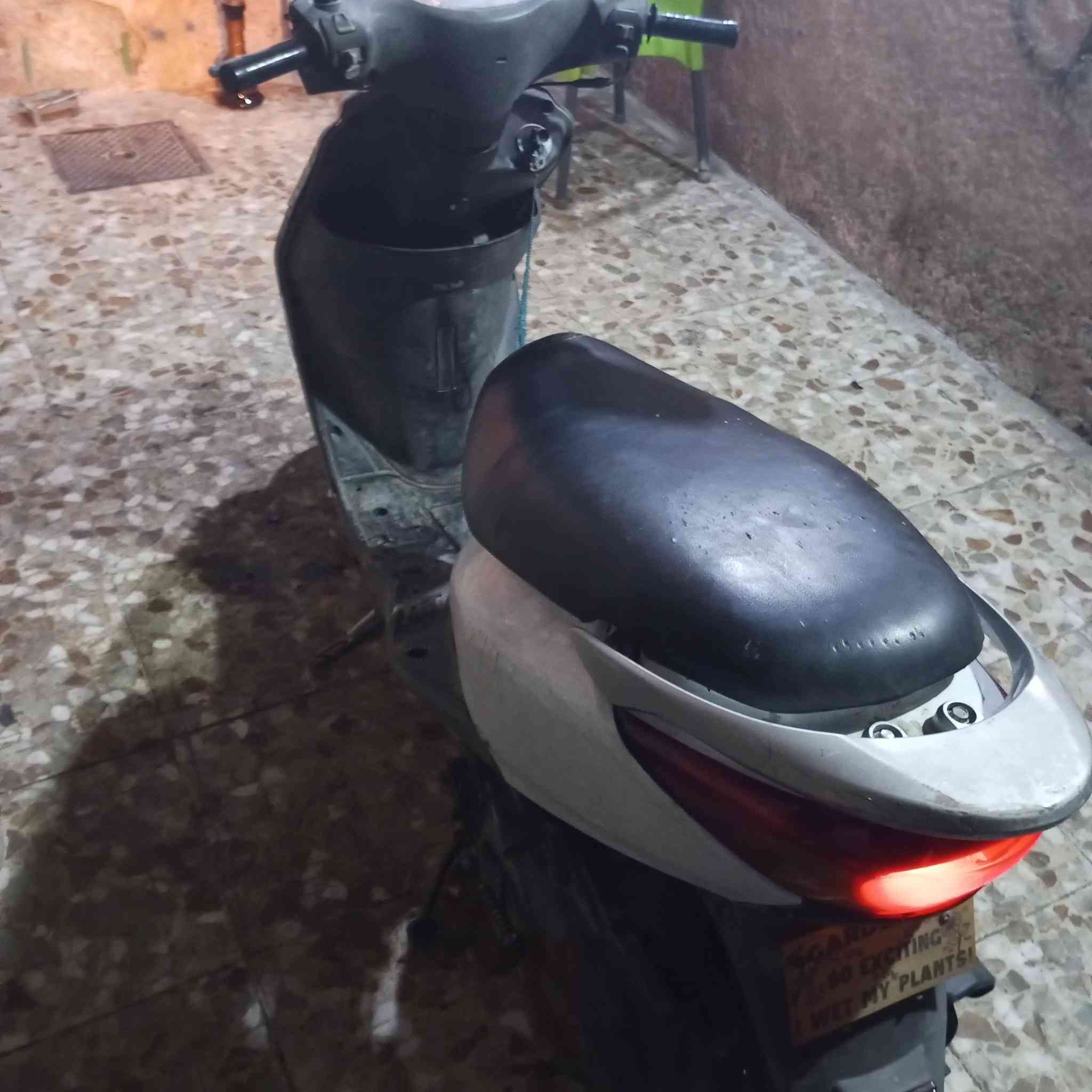 السلام عليكم دراجه بريز للبيع السعر 350 ألف وبيها مجال مكاني بغداد جكوك رقم ***********
