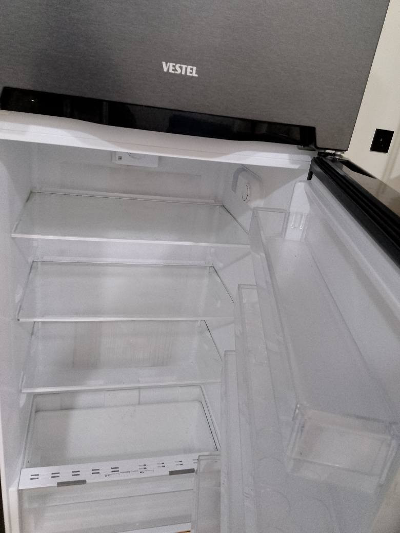 ثلاجه 22قدم للبيع بلادي مستعمل قليل شراي يتصل *********** كركوك, العراق
