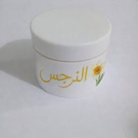 بشرة بيضاء • نضرة • صافية