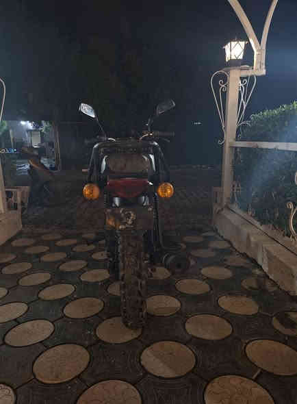 السلام عليكم دراجه بوكسر موديل ٢٢ مكفوله كفاله عامه أوراقه كامله ٧ أوراق الدراجه كلش نظيفه احلى من الصور السعر خاص للاستفسار *********** مكاني الاعظميه
