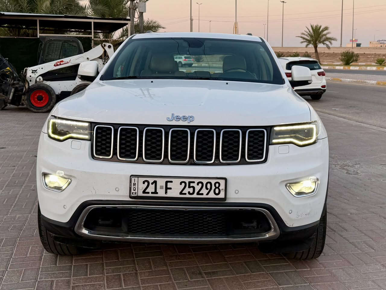 السلام عليكم
للبيع فقط 
جيب لمتد بلس خليجي شركة هارلم 
كلين تايتل 
الموديل : 2018
ماشية : 78 الف mi
المواصفات :
. بانوراما 
. ⁠فور ويل 4x4
. انظمة طرق
. ⁠حساسات أمامي خلفي 
. ⁠توقف تلقائي
. ⁠كشنات جلد بيجي تبريد تدفئة 
. جنطة كهرباء
السيارة گير ومحرك بلادي وجاهزة من كلشي حت كتلوكاتها مال شركه والارضيات موجوده وبصمه عدد ٢ 
ارقام سليمانيه تحويل مباشر
جاهزة وبدون نقص 
العنوان : الفلوجة او بغداد المنصور
السعر : 258$ وبيها مجال
رقم الهاتف : 
*********** _ ***********
