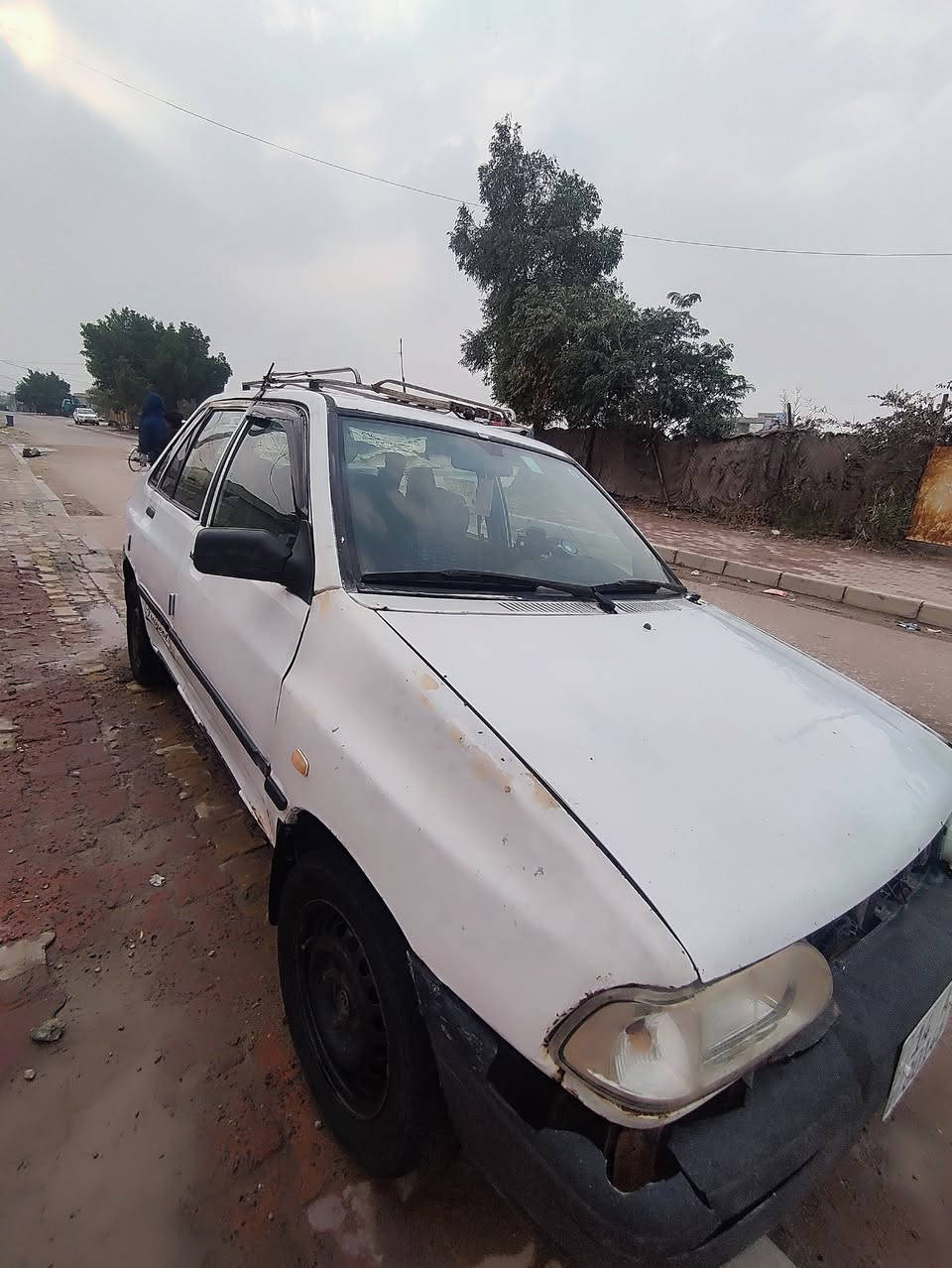 سلام عليكم
سايبة موديل 12  رقم انگليزي 
مكينة وگير خير من الله لا تبخير ولا تنقيص
شرط مداور ثاني يوم 
السعر  28 وبيه مجال 
مكاني مغربة 
***********
