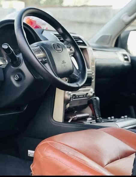 لكزز برادو ٢٠١٤ ماشية ١٨٥٠٠٠ مكفولة من الصبغ السيارة جديدة بيهة جراد جدا بسيط السعر ٢٩٥ مكانهة بغداد للتواصل ***********
