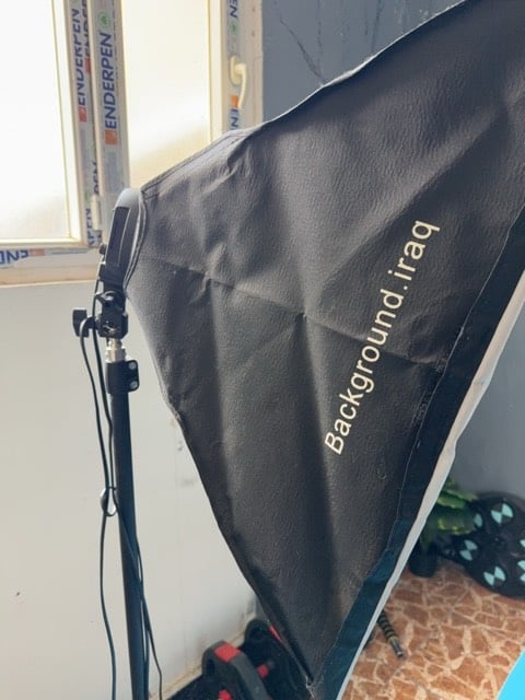 مايك ماركة ماونوا جديد جديد جدييد غير مسجل عليه، مع ستاند وبوب فلتر ، مواصفات عالية جداً خاص بصناع المحتوى.
+ سوفت بوكس مع ستاند من ماركة Back ground
الموقع: النجف. 