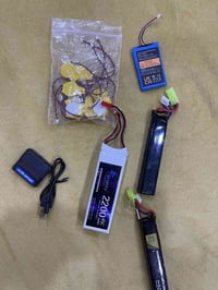 شاحن • بطاريات