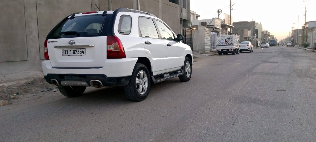 سلام عليكم كيا سبورتج خليجي موديل 2010 مكينة اكير تبريد مكفولة ضربة صبغ شبرين باب ورة خلفي جهة يمنة انكليزي رقم بغداد سعر 120مكاني بغداد ***********
