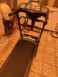 جهاز جري + جهاز هزاز (( جديد نظيفف )) وضخم للبيع  ابيعه ب٣٠٠  الف  للا...