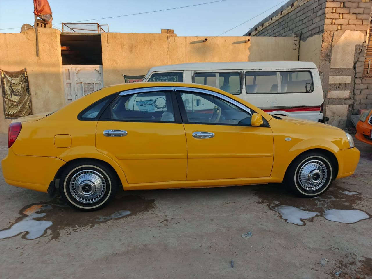 سلام عليكم سياره دايوو للبيع رقم مميز حداديه تخم  كهربيات جاهزه سياره  هيه غرامات مصفره تحويل ثاني يوم 50 وبيها مجال  مكاني ناصريه مركز  رقم الهاتف ***********
