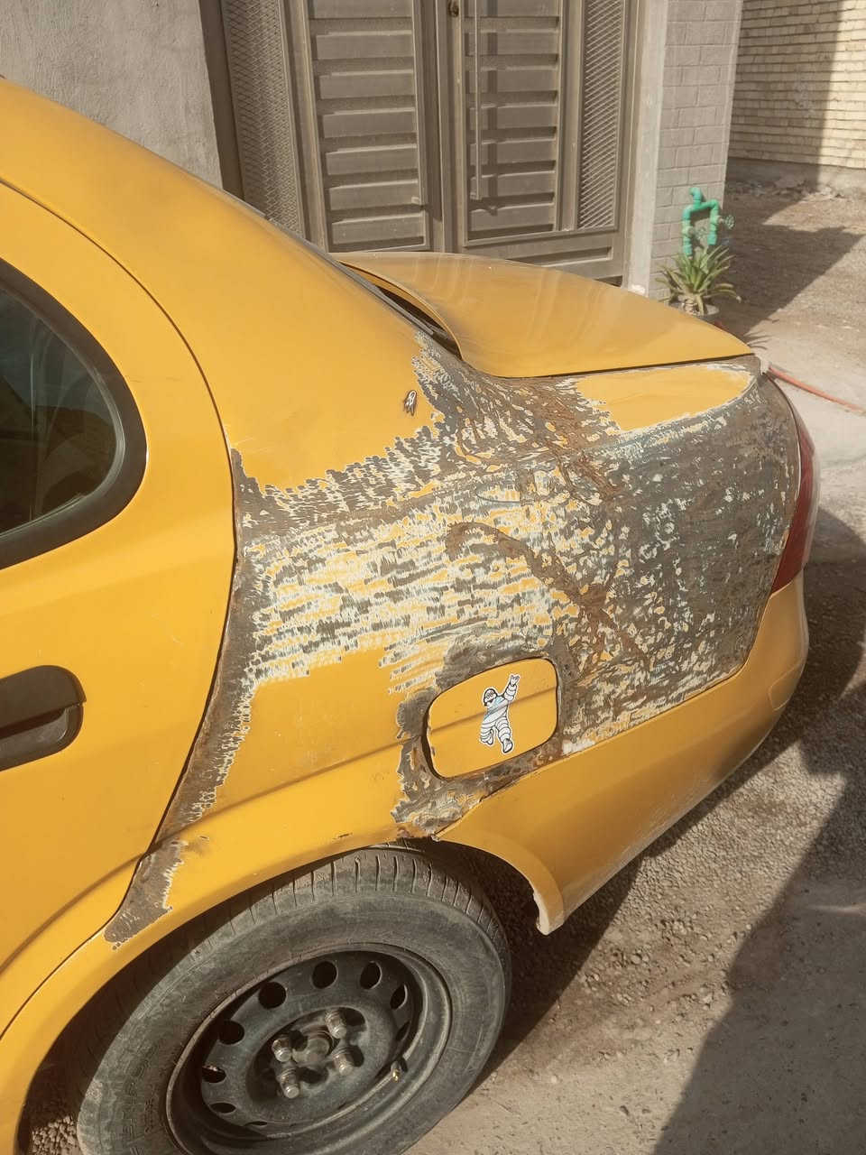 السلام عليكم اخوان طيبه موديل 2016 
سياره مثل ما وضح بالصور 
سياره غرفتها كلش حلوه هي نصبتها ام حلوه كلش 
سياره سعرها 30 ورقه

***********
