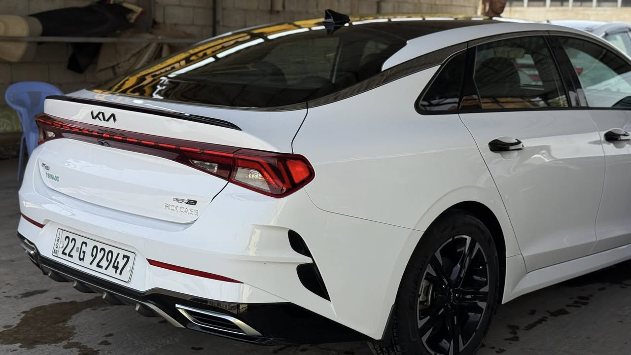 سلام عليكم
K5 2022 GT-Line فول مواصفات للاخير
السيارة كلين كلها ليبل واحد بدون تبديل بدون حادث 
فقط خشم البنيد مصبوغ و ٢ كلير امريكا بدون فتح بدون تبديل

فول مواصفات 
بنورما 
بصمة 
نقطة عمياء 
رادار 
دركة دي مختومة 
اتو هولد 
٤ انضمة قيادة 
سايد بريك بصمة 
شحن واير ليس 
شاشة وكامرة
مراية اتو دم
داخل لمس ولد 
جنطة بك لايت متصل لد 
بجم لد 
رادار خلفي 
ابريك خلفي اوتو 
جام كلة اوتو 
تشغيل عن بعد 
ترحيب 
تحكم ستيرن فول 
بعد بيهاا هواية مواصفات 
تيارات جديد 
مكينة كير كفالة 
تبريد كفالة 
ماشية 36 الف 
اربيل بسمي تحويل او وكالة حاضر 
بعدهاا بريحت الشركة

السيارة كامله ما ناقصها برغي
صدر محرك كير كشر كله كفالة بشرط
فول الفول جيتي لاين
المكان ديالى
***********
السعر : 190
